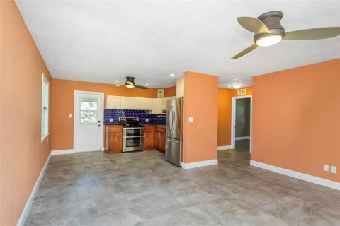 Villa ou maison à vendre à Gulfport, Floride: 2 chambres, 71.35 m2 № 1904401 - photo 4