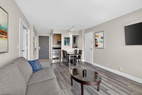 Condo in Fort Lauderdale, Florida, 1 bedroom № 2246205 - photo 11