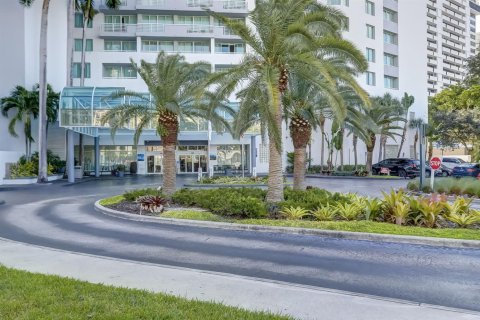 Condo in Fort Lauderdale, Florida, 1 bedroom № 2246205 - photo 30