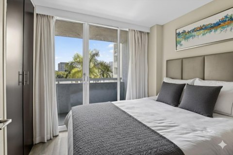 Condo in Fort Lauderdale, Florida, 1 bedroom № 2246205 - photo 25