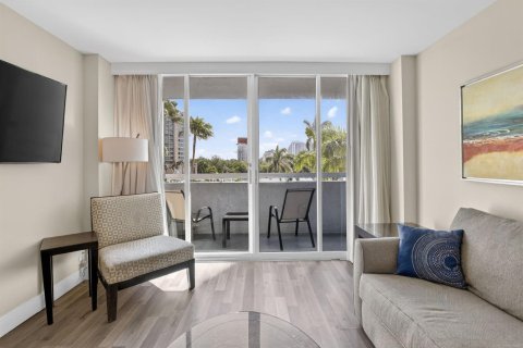 Condo in Fort Lauderdale, Florida, 1 bedroom № 2246205 - photo 13