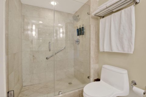 Condo in Fort Lauderdale, Florida, 1 bedroom № 2246205 - photo 24