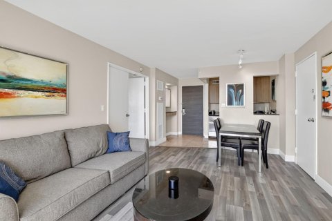 Condo in Fort Lauderdale, Florida, 1 bedroom № 2246205 - photo 10