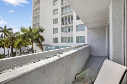 Condo in Fort Lauderdale, Florida, 1 bedroom № 2246205 - photo 14
