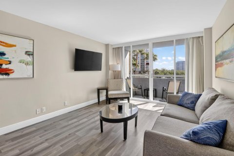 Condo in Fort Lauderdale, Florida, 1 bedroom № 2246205 - photo 6