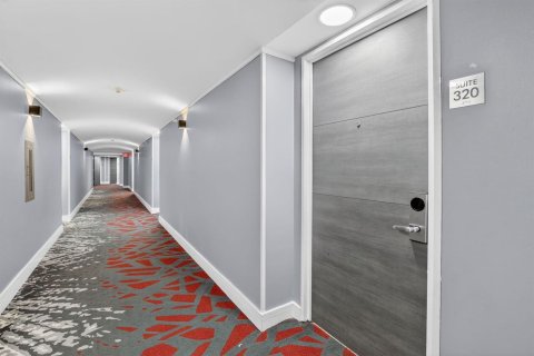 Condo in Fort Lauderdale, Florida, 1 bedroom № 2246205 - photo 26