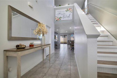 House in Davenport, Florida 4 bedrooms, 201.32 sq.m. № 1918178 - photo 4