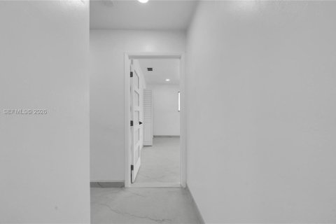 Villa ou maison à vendre à El Portal, Floride: 2 chambres, 126.81 m2 № 2056114 - photo 18