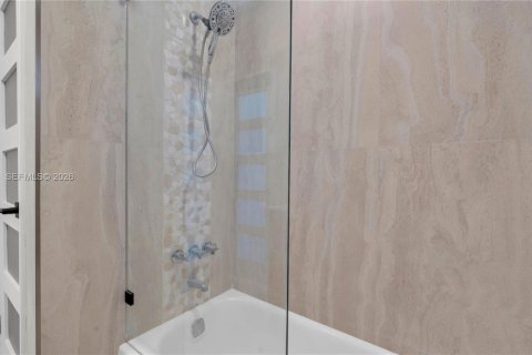 Villa ou maison à vendre à El Portal, Floride: 2 chambres, 126.81 m2 № 2056114 - photo 25