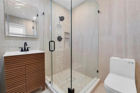 Villa ou maison à vendre à El Portal, Floride: 2 chambres, 126.81 m2 № 2056114 - photo 17