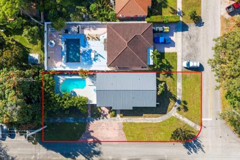 Villa ou maison à El Portal, Floride 2 chambres, 126.81 m2 № 2056114