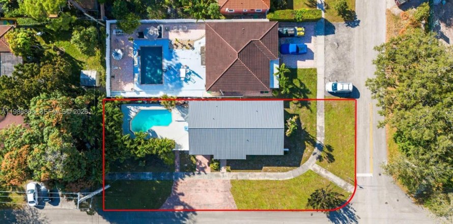 Villa ou maison à El Portal, Floride 2 chambres, 126.81 m2 № 2056114