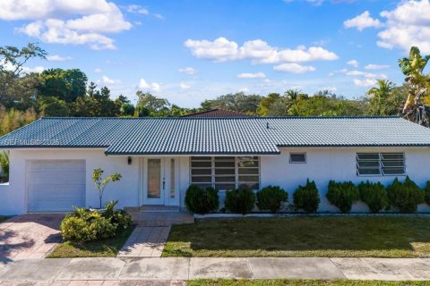Villa ou maison à vendre à El Portal, Floride: 2 chambres, 126.81 m2 № 2056114 - photo 3