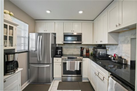 Copropriété à vendre à Plantation, Floride: 2 chambres, 86.4 m2 № 1868523 - photo 1