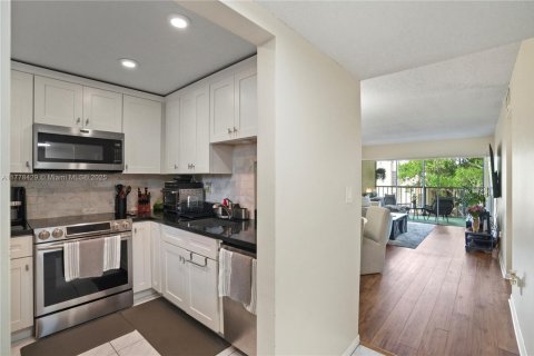 Copropriété à vendre à Plantation, Floride: 2 chambres, 86.4 m2 № 1868523 - photo 2