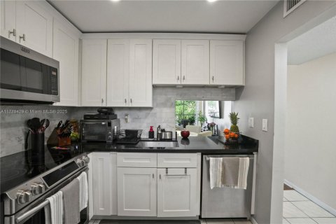 Copropriété à vendre à Plantation, Floride: 2 chambres, 86.4 m2 № 1868523 - photo 3