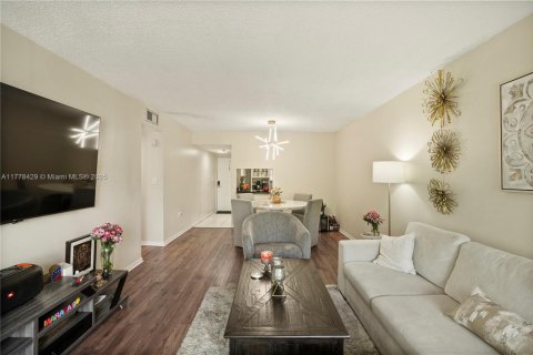 Copropriété à vendre à Plantation, Floride: 2 chambres, 86.4 m2 № 1868523 - photo 6
