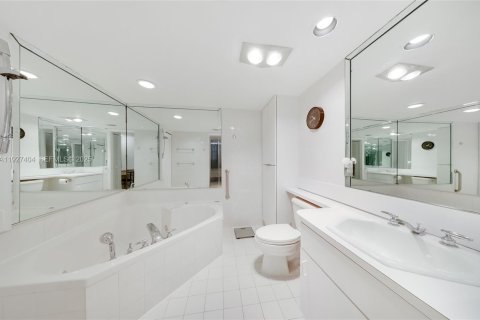 Купить кондоминиум в Майами-Бич, Флорида 1 спальня, 60.76м2, № 1988230 - фото 5