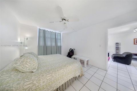 Купить кондоминиум в Майами-Бич, Флорида 1 спальня, 60.76м2, № 1988230 - фото 13