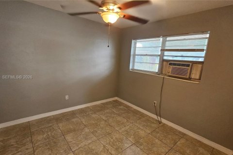 Villa ou maison à louer à Hollywood, Floride: 1 chambre, 46.45 m2 № 2023961 - photo 5