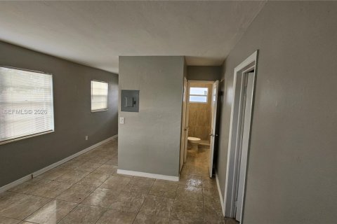 Villa ou maison à louer à Hollywood, Floride: 1 chambre, 46.45 m2 № 2023961 - photo 3