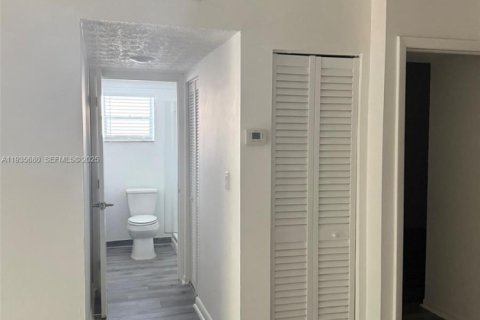Condominio en alquiler en Hialeah, Florida, 2 dormitorios, 76.18 m2 № 1993810 - foto 14