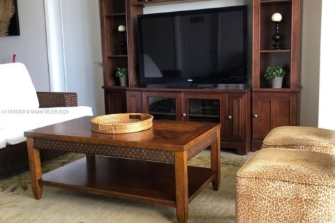 Condo in Hallandale Beach, Florida, 3 bedrooms  № 1780125 - photo 6