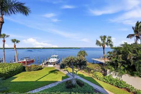 Condo in Longboat Key, Florida, 2 bedrooms  № 2418465 - photo 3