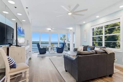 Condo in Longboat Key, Florida, 2 bedrooms  № 2418465 - photo 2