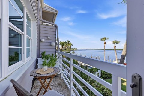 Condo in Longboat Key, Florida, 2 bedrooms  № 2418465 - photo 11