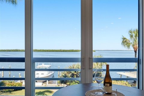 Condo in Longboat Key, Florida, 2 bedrooms  № 2418465 - photo 4