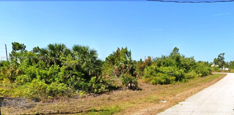 Terreno en Port Charlotte, Florida № 1823844
