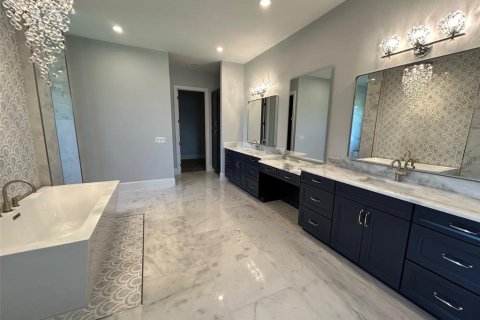 House in Winter Garden, Florida 4 bedrooms, 430.42 sq.m. № 1567880 - photo 7