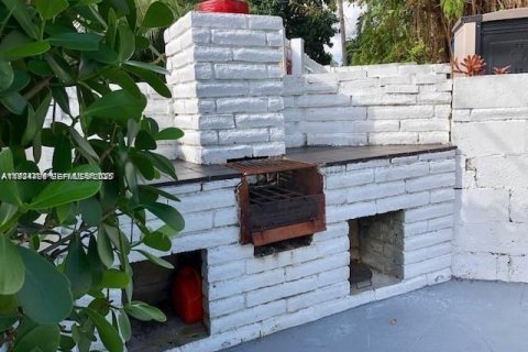 Casa en alquiler en Miami Shores, Florida, 3 dormitorios, 127.55 m2 № 1992951 - foto 12