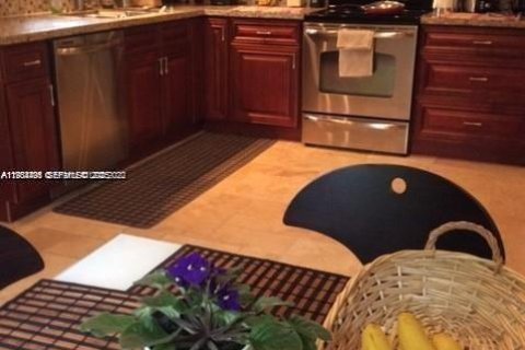 Casa en alquiler en Miami Shores, Florida, 3 dormitorios, 127.55 m2 № 1992951 - foto 18