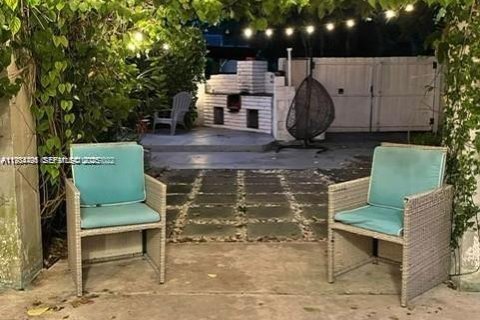 Casa en alquiler en Miami Shores, Florida, 3 dormitorios, 127.55 m2 № 1992951 - foto 4