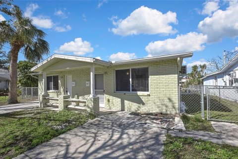 Propiedad comercial en venta en Hudson, Florida, 6 dormitorios, 153.85 m2 № 2323277 - foto 2