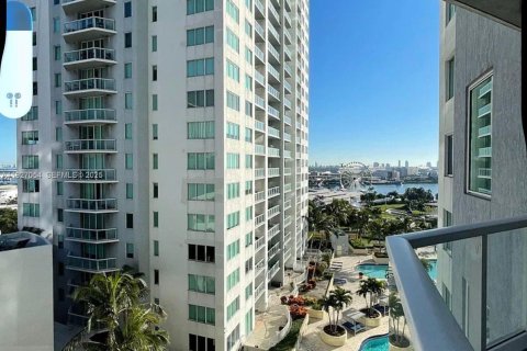 Condo in Miami, Florida, 2 bedrooms  № 1994092 - photo 4