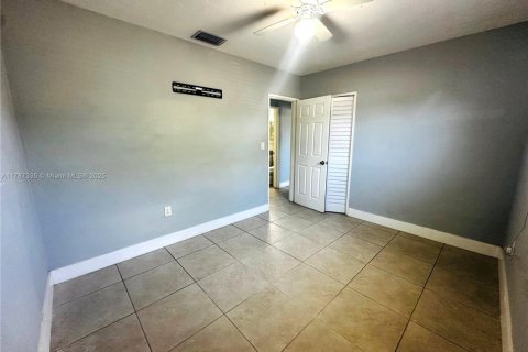 Casa en venta en Hollywood, Florida, 3 dormitorios, 115.2 m2 № 1727034 - foto 8