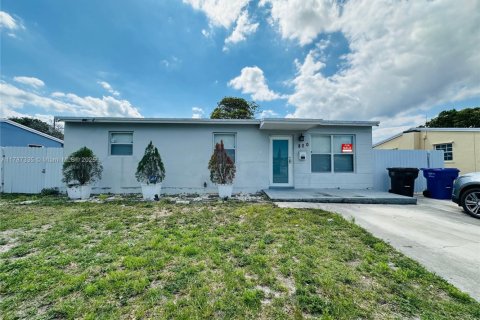 Casa en venta en Hollywood, Florida, 3 dormitorios, 115.2 m2 № 1727034 - foto 2
