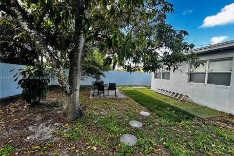 Casa en venta en Hollywood, Florida, 3 dormitorios, 115.2 m2 № 1727034 - foto 28