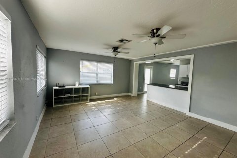 Casa en venta en Hollywood, Florida, 3 dormitorios, 115.2 m2 № 1727034 - foto 22