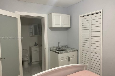 Casa en venta en Hollywood, Florida, 3 dormitorios, 115.2 m2 № 1727034 - foto 13
