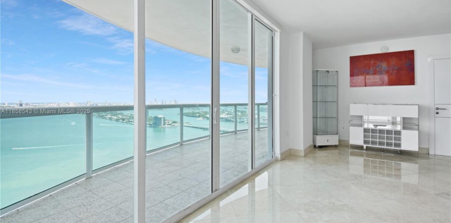 Condo à Miami, Floride, 3 chambres № 1887870