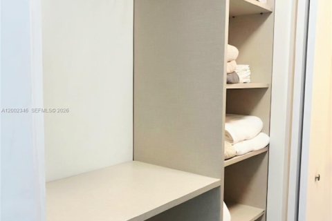 Copropriété à louer à Miami Beach, Floride: 1 chambre, 51.1 m2 № 2170329 - photo 16