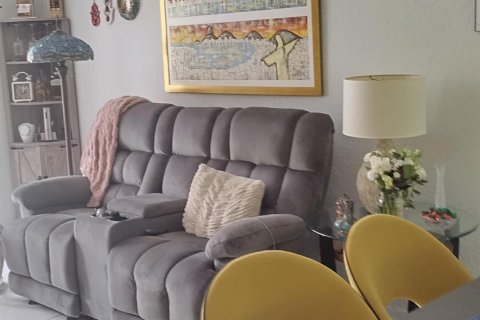Condo in Hallandale Beach, Florida, 1 bedroom  № 2174301 - photo 6
