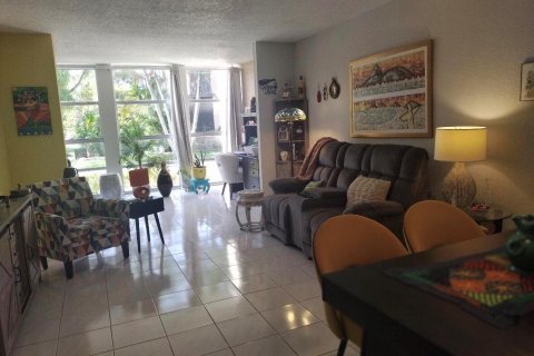 Condo in Hallandale Beach, Florida, 1 bedroom  № 2174301