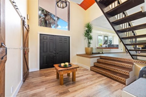 House in Weston, Florida 4 bedrooms, 231.05 sq.m. № 1966090 - photo 2