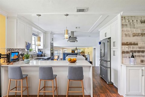 House in Weston, Florida 4 bedrooms, 231.05 sq.m. № 1966090 - photo 6