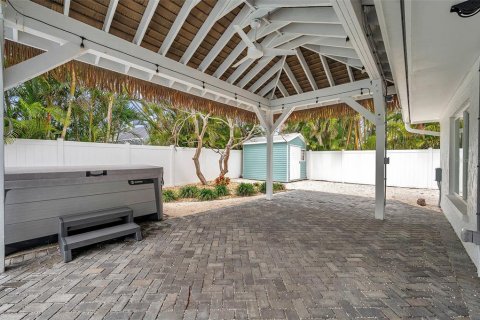 Villa ou maison à vendre à Holmes Beach, Floride: 3 chambres, 182.09 m2 № 1626995 - photo 12